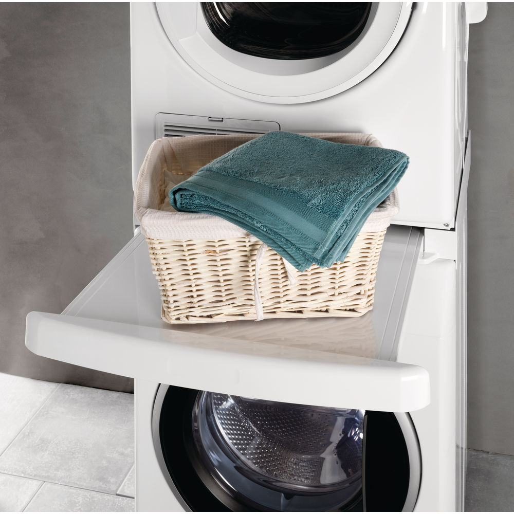 Universal stacking kit for washing machines and tumble dryers SKS101